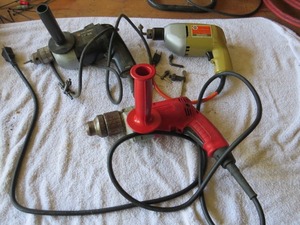 lot 25 image: 3 Piece Lot of Electric Drills