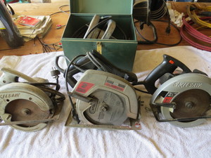 lot 30 image: 4 Piece Lot of Electric Circular Saws