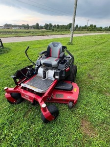 lot 1B image: Toro 60 Zero Turn Mower - Low Hours