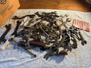 lot 137 image: Mixed Lot of Vintage Combination Wrenches