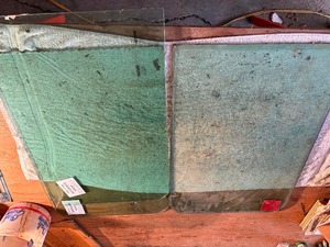 lot 142 image: Windows for Kenworth Semi Doors