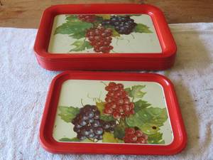 lot 78 image: Mixed Lot of Vintage Serving Trays