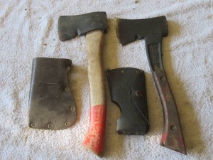 lot 82 image: Lot of 2 Hatchets
