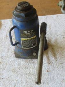 lot 86 image: Michelin 20 Ton Hydraulic Bottle Jack