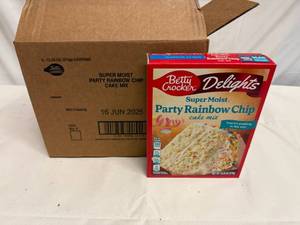 lot 20 image: 6x Betty Crocker Party Rainbow Chip Cake Mix