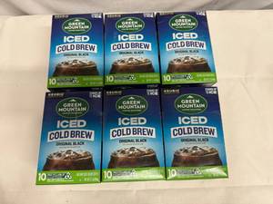 lot 51 image: Torani Vanilla Syrup & 5x 10 K-cups Dunkin Cold Brew