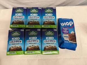 lot 54 image: 6x 10 K-cups Green Mountain Iced Cold Brew & Ihop Ground Coffee