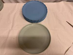 lot 89 image: 13x Plastic(BPA Free) Plates