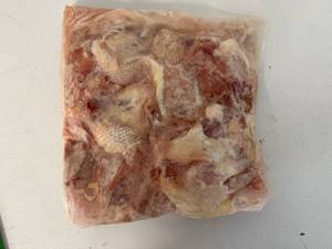 lot 111 image: EE. 6.5lbs 8pc Cut up Chicken
