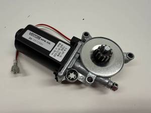 lot 19 image: LIPPERT REPLACEMENT AWNING MOTOR