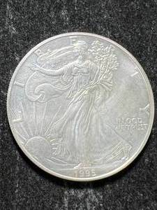 lot 17 image: 1995 AMERICAN SILVER EAGLE 1 TROY OZ .999 FINE SILVER