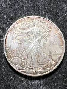 lot 36 image: 2011 AMERICAN SILVER EAGLE 1 TROY OZ .999 FINE SILVER