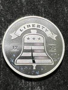 lot 63 image: 1 TROY OZ .999 FINE SILVER LIBERTY ROUND