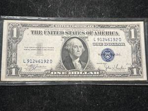 lot 66 image: 1935C US BLUE SEAL $1 SILVER CERTIFICATE
