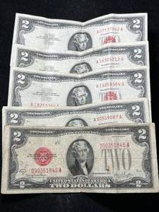 lot 68 image: 5 US RED SEAL $2 BILLS