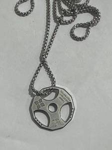 lot 28 image: Weight Lifting Necklace