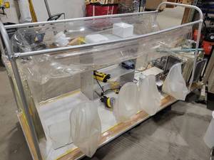 Anaerobic Chamber (574790) Does work, Includes Counter Top and Everything Featured In Pictures