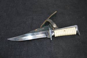 lot 10 image: GERMAN DAGGER BOWIE KNIFE