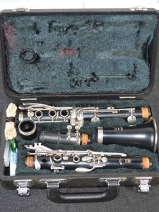 lot 13 image: YAMAHA CLARINET