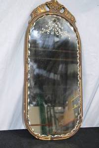 lot 24 image: ANTIQUE MIRROR