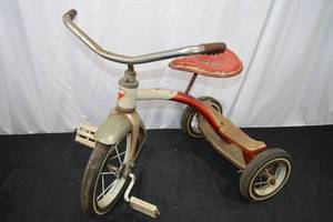 lot 25 image: VINTAGE AMF JUNIOR TRICYCLE