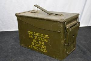 lot 29 image: VINTAGE MILITARY AMMO BOX