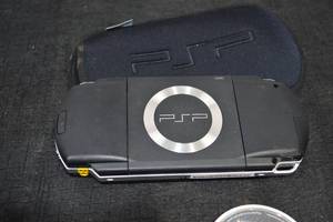 lot 21 image: PSP WITH NBA 09 GAME