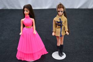lot 80 image: Vintage Dawn Doll and Angie Doll 1970