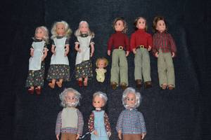 lot 87 image: Large Lot of The Sunshine Family Figures by Mattel, 1974