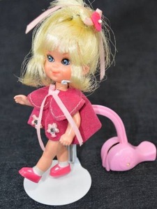 lot 93 image: 1967 Mattel Liddle Kiddle Walking Shirley Skediddle