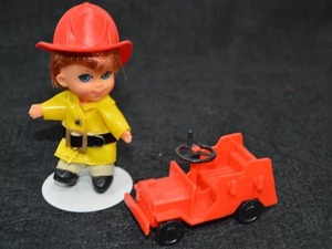 lot 94 image: 1965 Bunson Burnie Fireman Liddle Kiddle with Firetruck