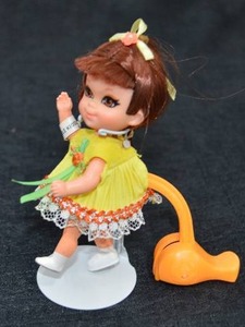 lot 96 image: 1967 Mattel Walking Liddle Kiddle Sheila Skediddle