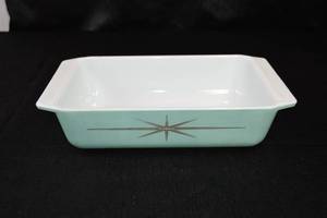 lot 163 image: Vintage 1960s Pyrex Atomic Starburst Dish