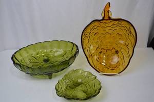 lot 166 image: Vintage Indiana Glass