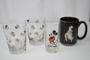 lot 171 image: 1994 Warner Brothers Looney Tunes, Mickey Mouse Collectibles