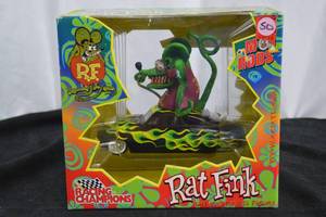 lot 188 image: Rat Fink Figure Toy Green Rat Ring 90s Vintage