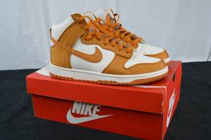 lot 206 image: Nike Dunk High Retro SE Monarch Canvas Shoes 9