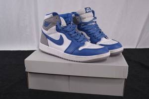 lot 208 image: Air Jordan 1 Retro High OG True Blue Shoes