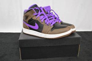 lot 209 image: Nike Air Jordan 1 Mid  Top Palomino
