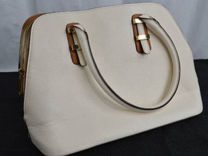 lot 222 image: Charming Charlie Bag