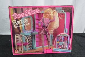lot 224 image: Rare 1995 Barbie Dance Moves Dressing Room