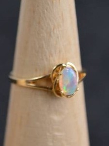lot 255 image: 14k Gold Opal Ring