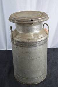 lot 286 image: Vintage Kemps MNPLS Milk Can