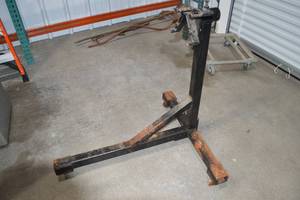 lot 310 image: Engine Stand
