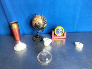 lot 28 image: Lot of Collectible Items
