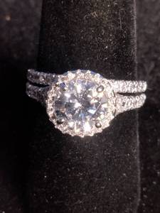 lot 3 image: Tiara 10K Gold Round CZ Halo Bridal Set - Size 9