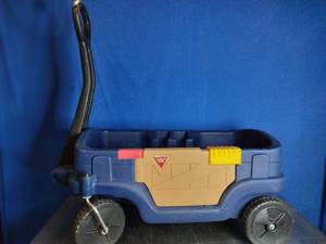 lot 160 image: Todays Kids Wagon