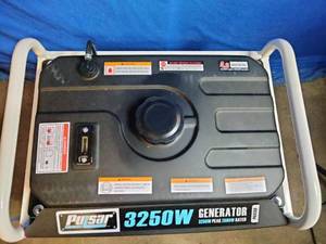 lot 156 image: Pulsar 3250 Peak2500 Running Watts Gas Generator