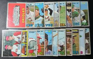 lot 175 image: 1967 Topps Baseball 20 Vintage Card Lot