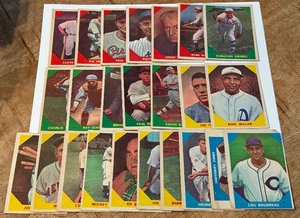 lot 35A image: 1960 Fleer 24 Unique Card Lot Vintage Baseball Card